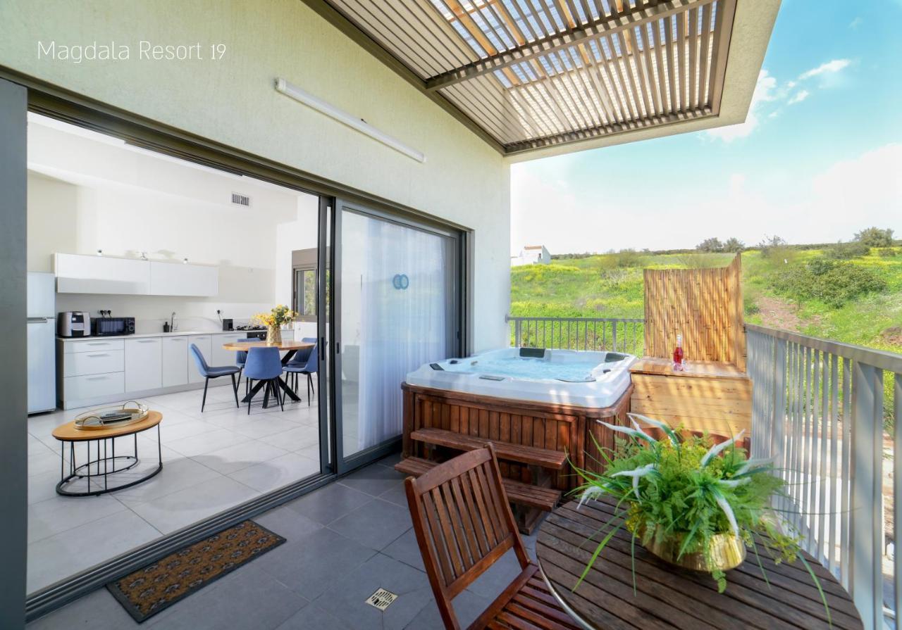 Yalarent Magdala Resort- Luxury Suites With Pool Or Jacuzzi With Sea View Migdal Exterior foto